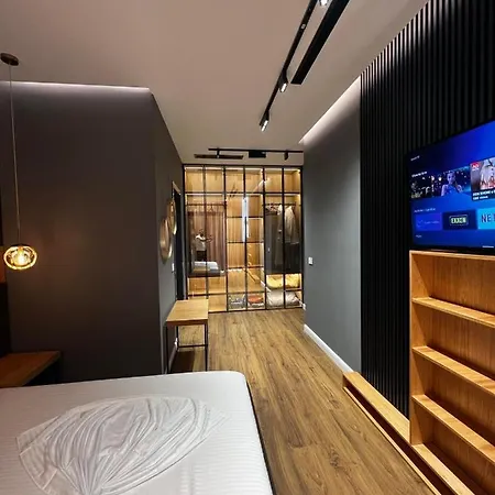 122b Palase Privat Pool Szálloda *
