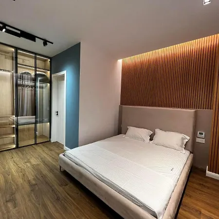122b Palase Privat Pool *