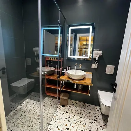 122b Palase Privat Pool Szálloda