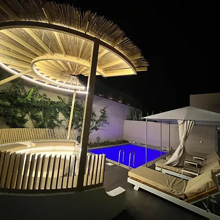 122b Palase Privat Pool Hotel