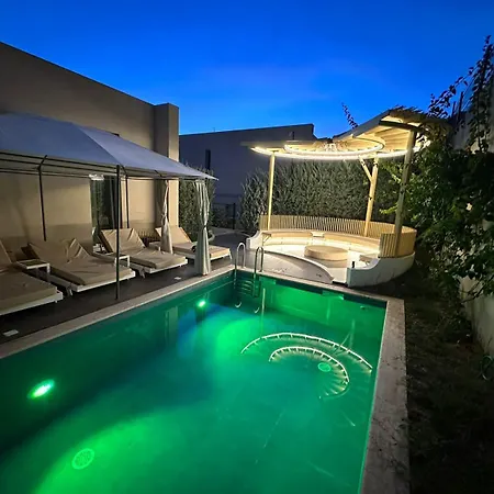 122b Palase Privat Pool Hotel